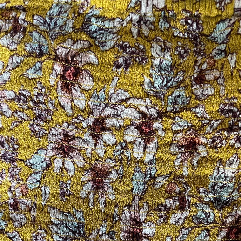 Floral Ruffle Crop Top - Picture 3 of 4